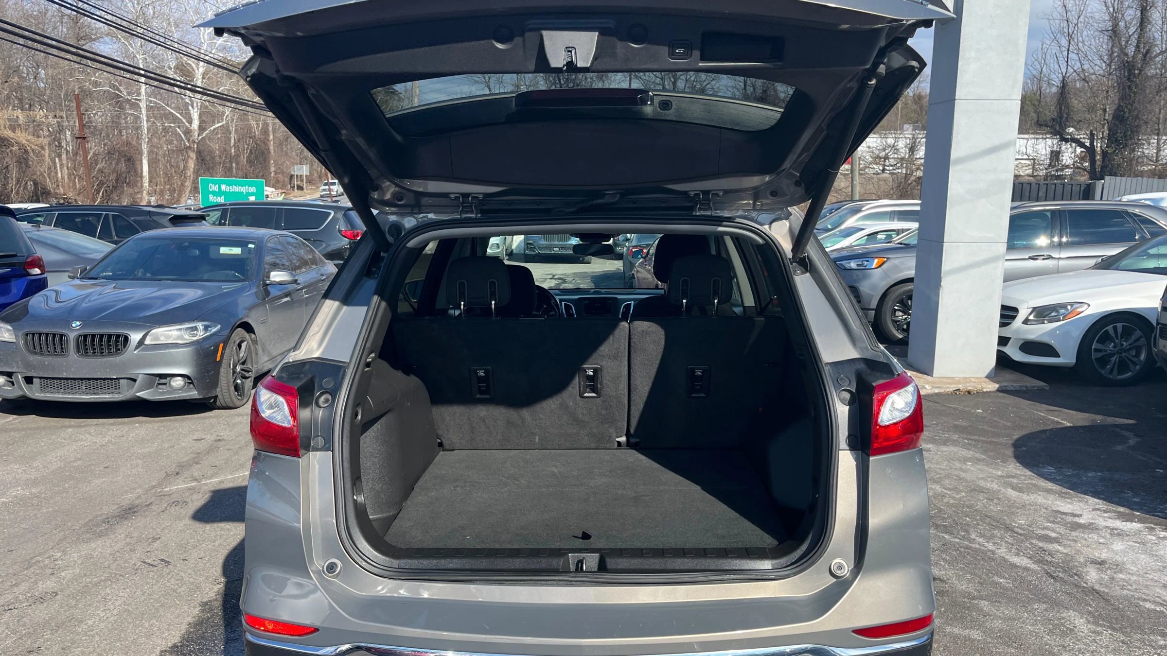 Used 2019 Chevrolet Equinox LT FWD image 12