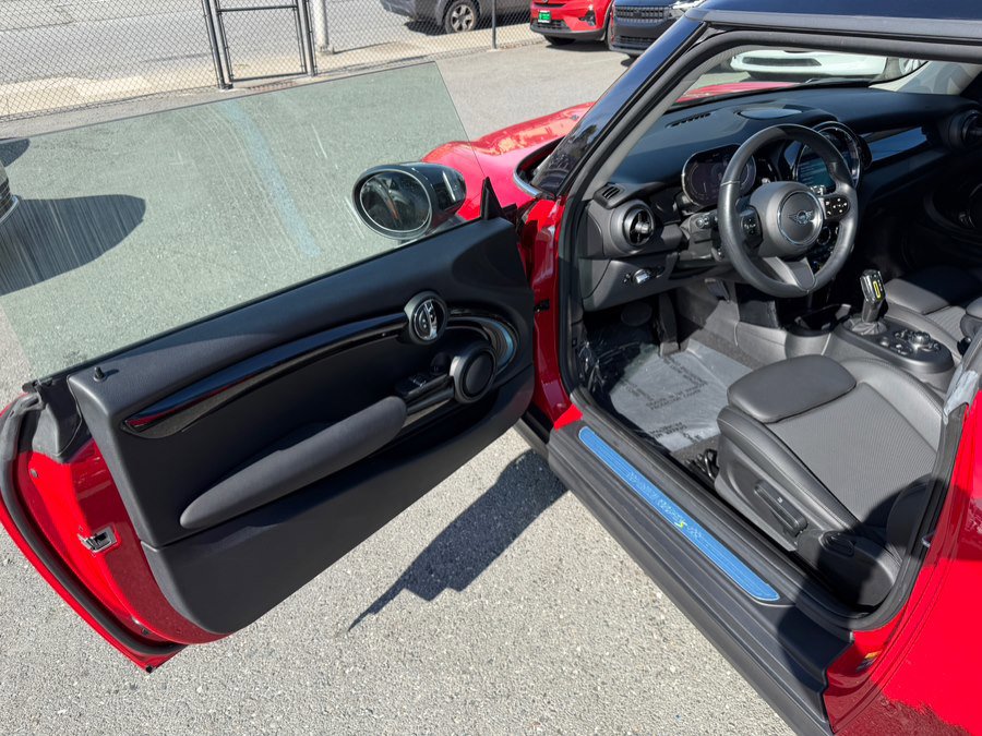 Used 2022 MINI Cooper SE image 9