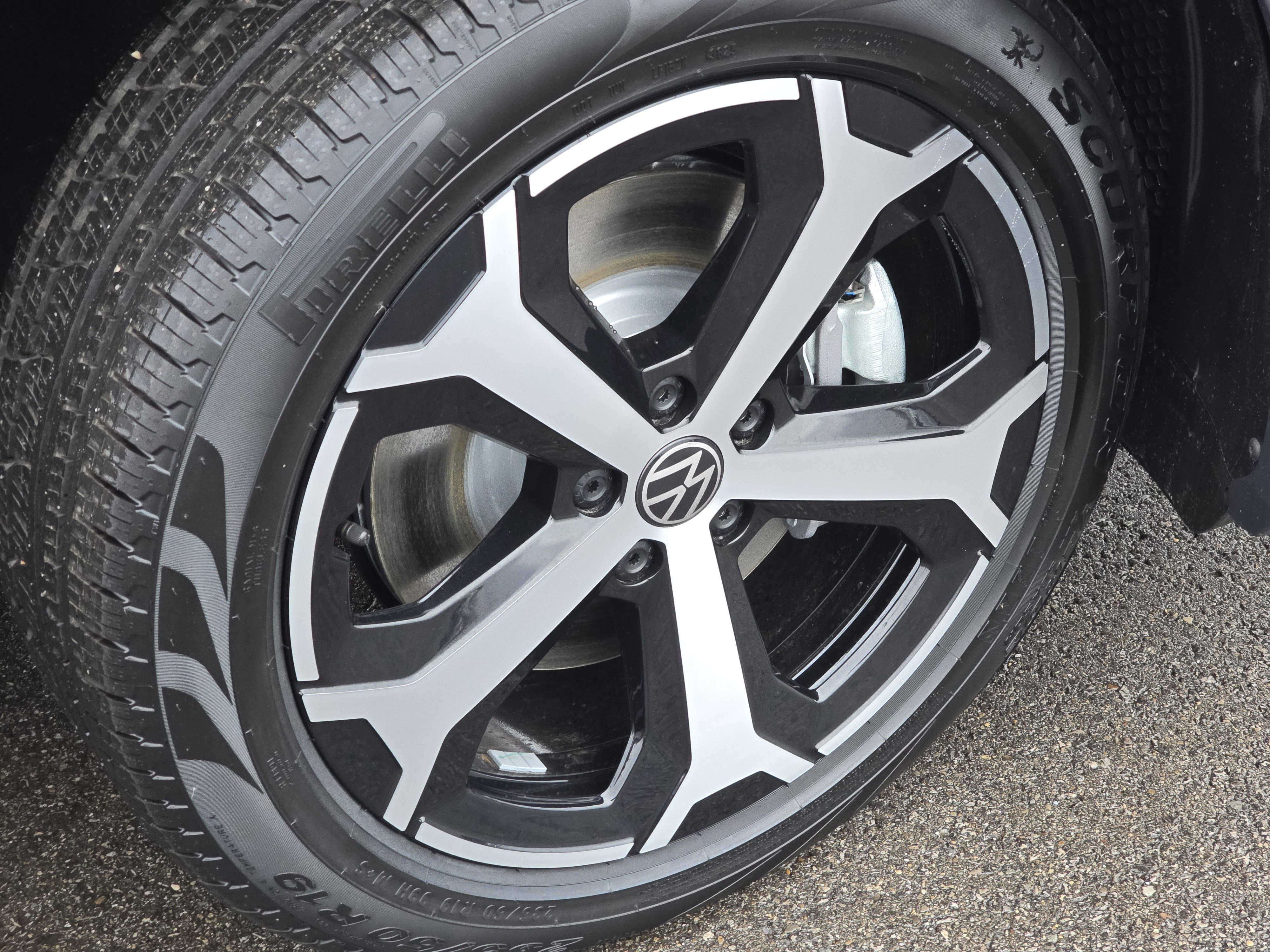 New 2026 Volkswagen Tiguan SE image 14