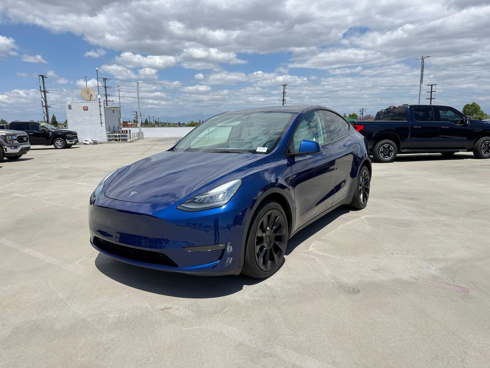 Used 2021 Tesla Model Y Long Range AWD/4WD image 1