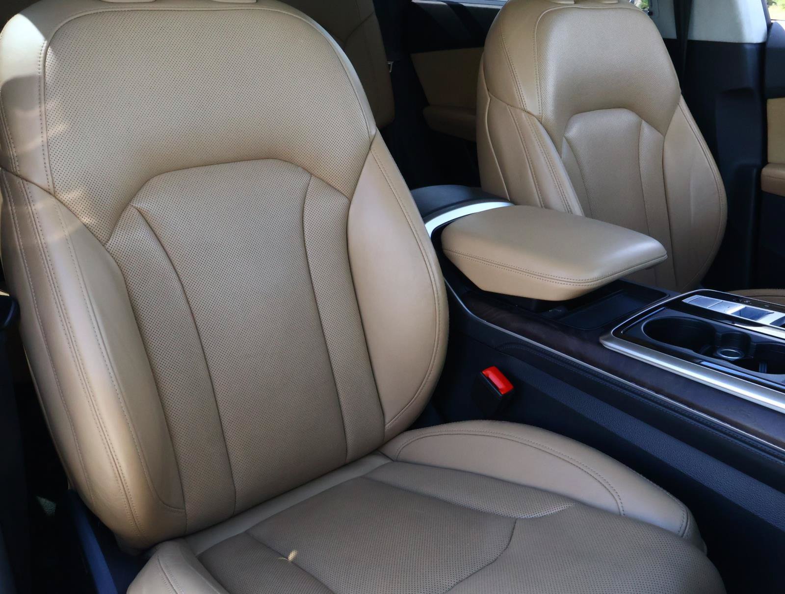 Used 2019 Audi Q8 Prestige w/ Luxury Package AWD/4WD image 18