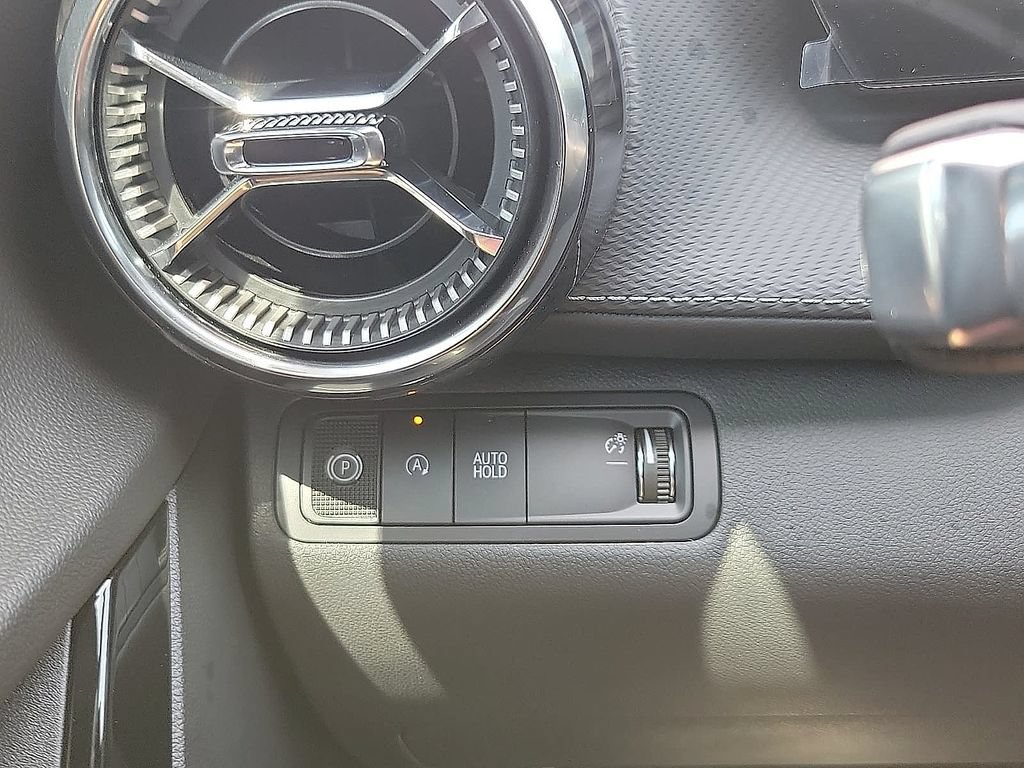 Used 2027 Chevrolet Equinox LT w/ Convenience Package II FWD image 14