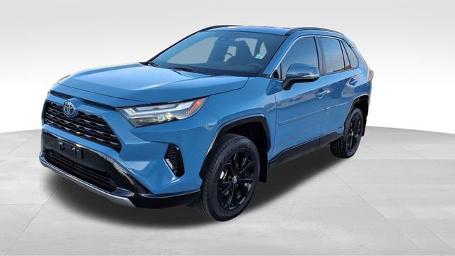 Used 2024 Toyota RAV4 SE AWD/4WD image 3