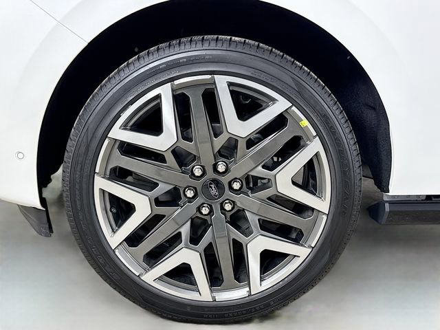 New 2025 Ford Expedition Platinum w/ Platinum Ultimate Package AWD/4WD image 35