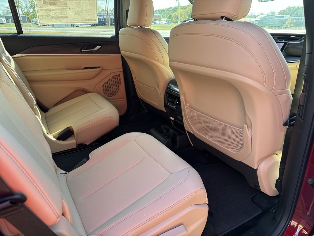 New 2025 Jeep Grand Cherokee L Limited image 14