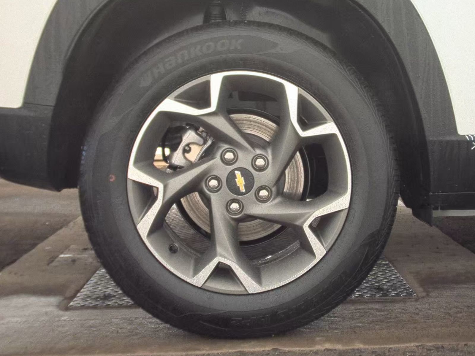 Used 2025 Chevrolet Trax LT w/ LT Convenience Package image 12