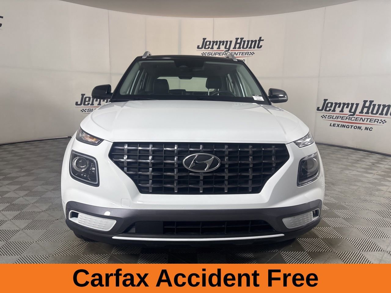 Used 2025 Hyundai Venue Limited image 3