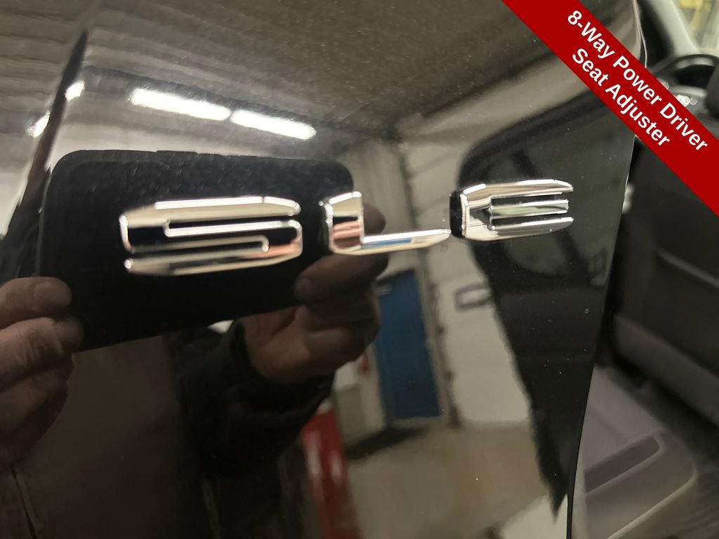 Used 2023 GMC Acadia SLE w/ Driver Convenience Package image 43