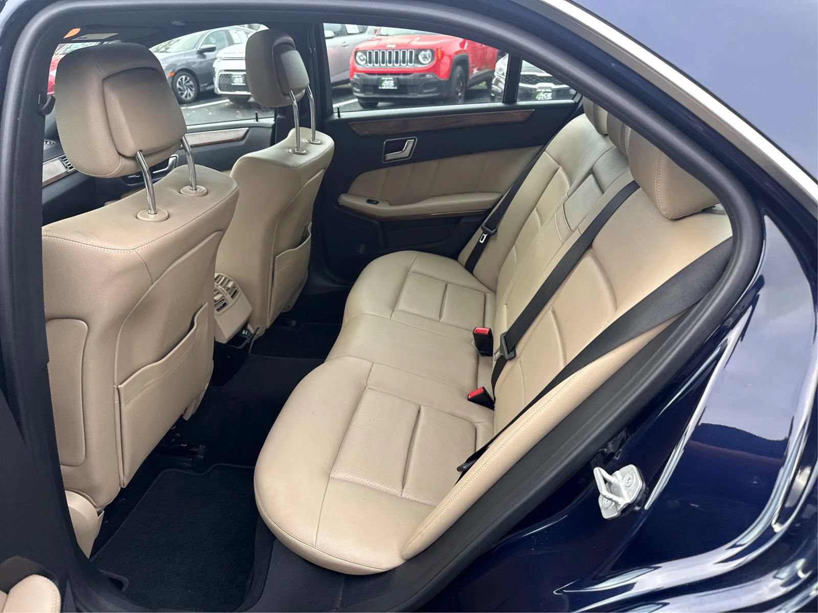 Used 2012 Mercedes-Benz E 350 4MATIC Sedan image 10