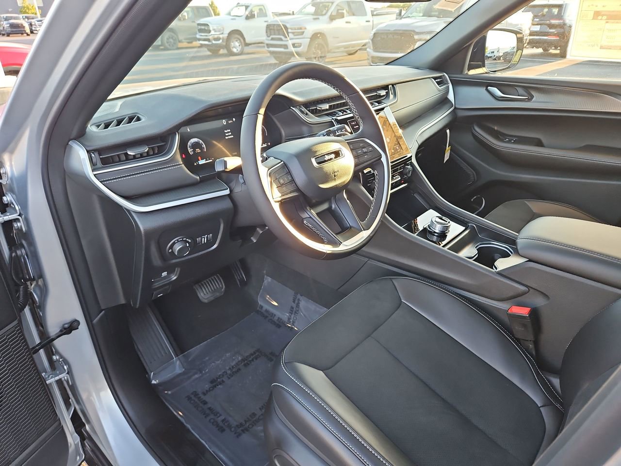 New 2025 Jeep Grand Cherokee L Altitude image 19