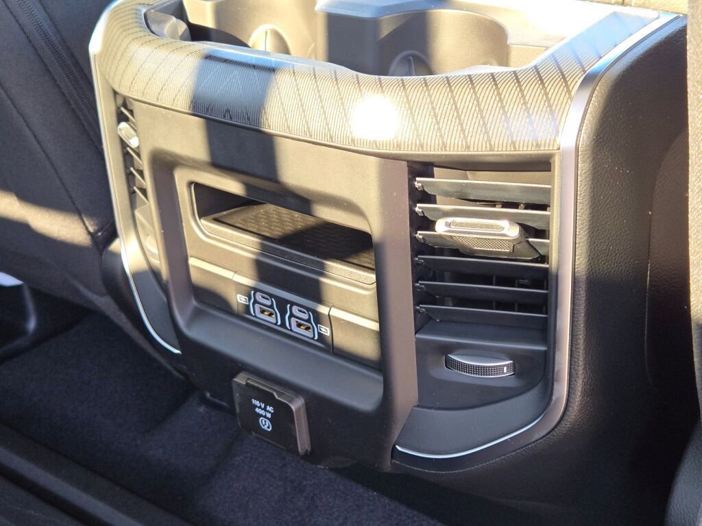 New 2026 RAM 1500 4x4 Crew Cab image 9