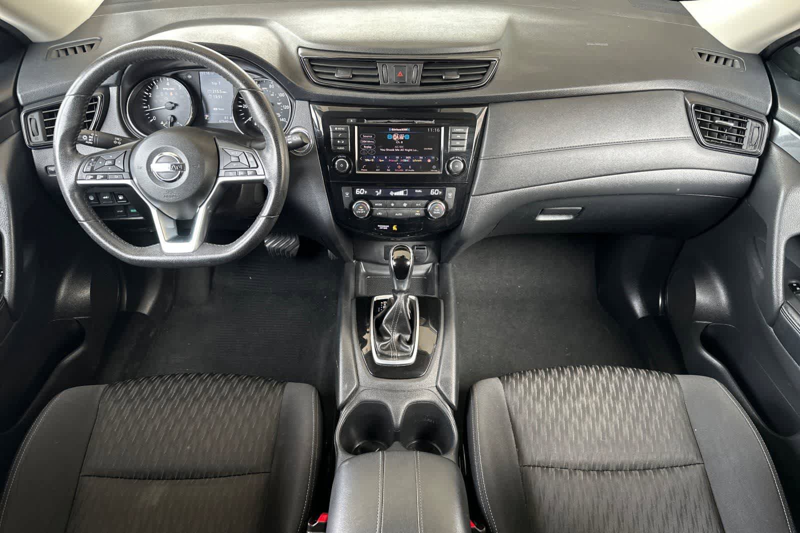 Used 2020 Nissan Rogue SV FWD image 3