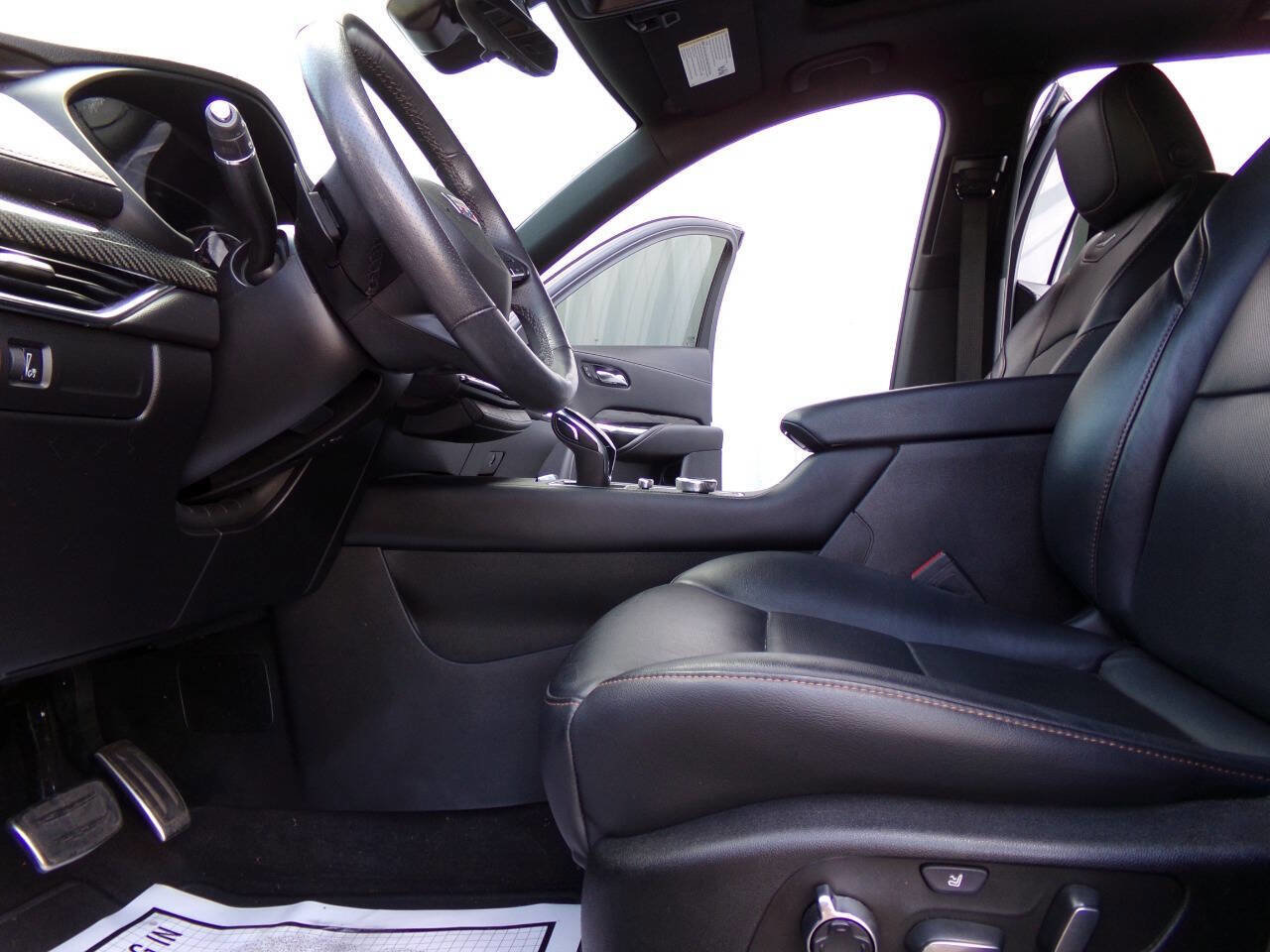 Used 2022 Cadillac XT4 Sport AWD/4WD image 22