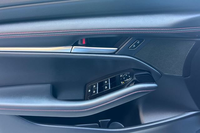 Certified 2025 MAZDA MAZDA3 Carbon image 11