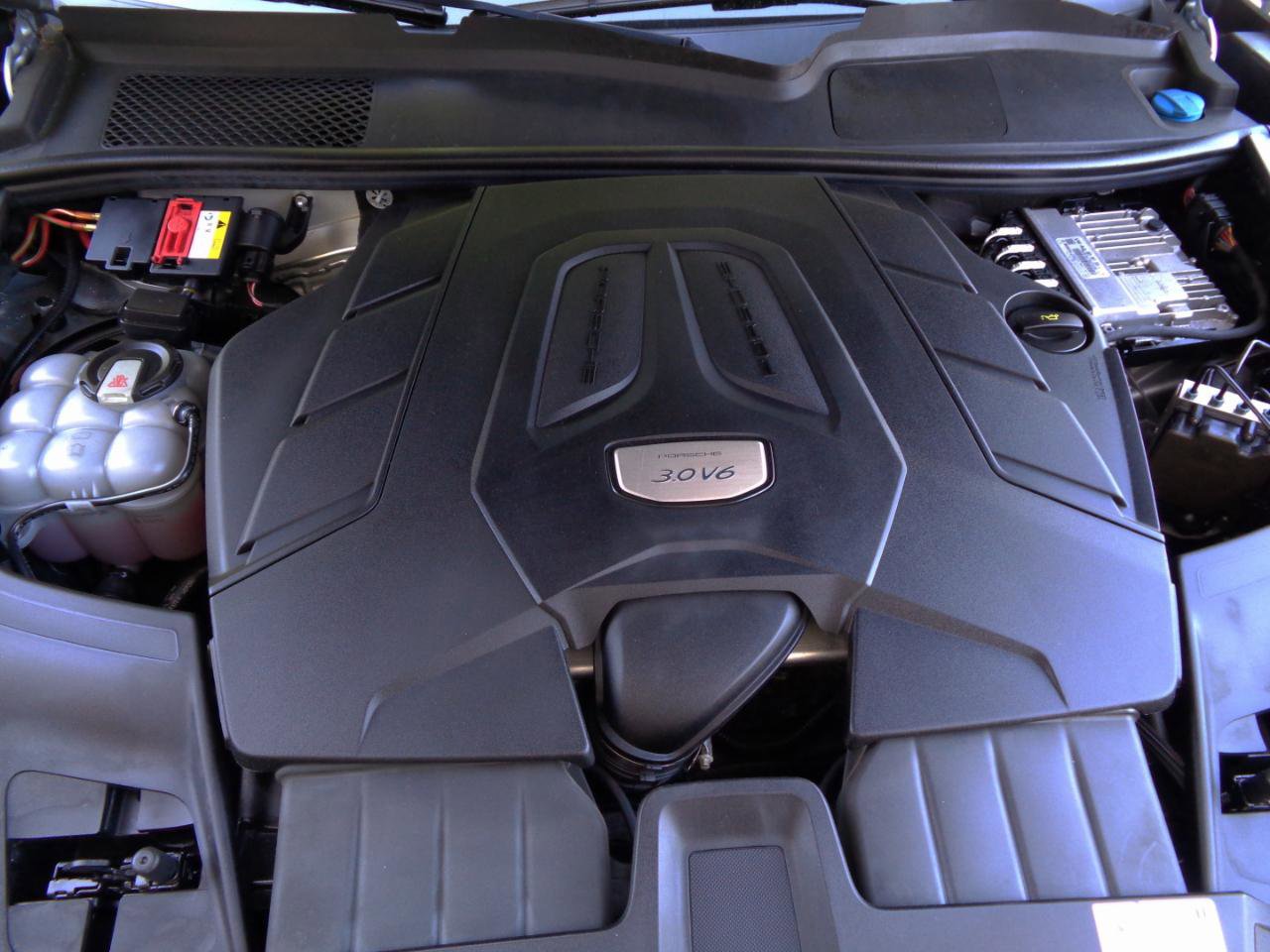 Used 2019 Porsche Cayenne AWD/4WD image 19