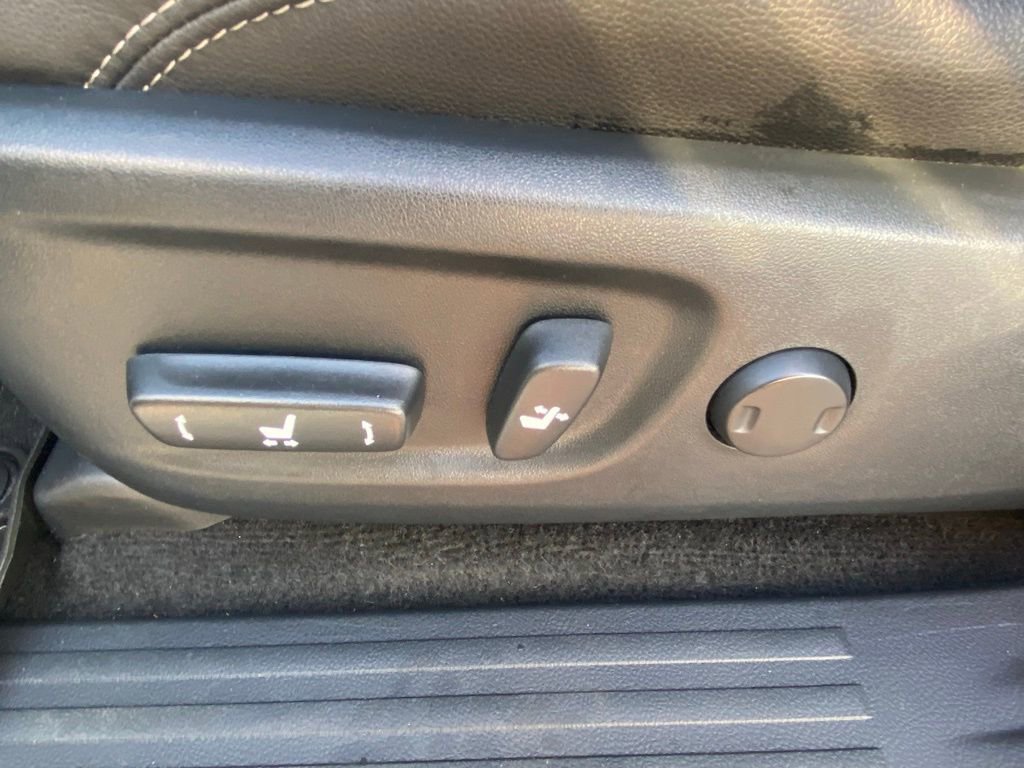 Used 2022 Toyota 4Runner SR5 Premium w/ Moonroof Package AWD/4WD image 10
