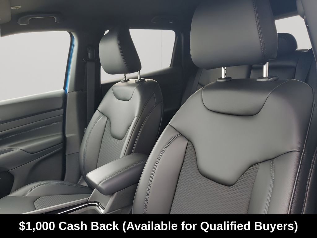 New 2026 Jeep Compass Latitude AWD/4WD image 32