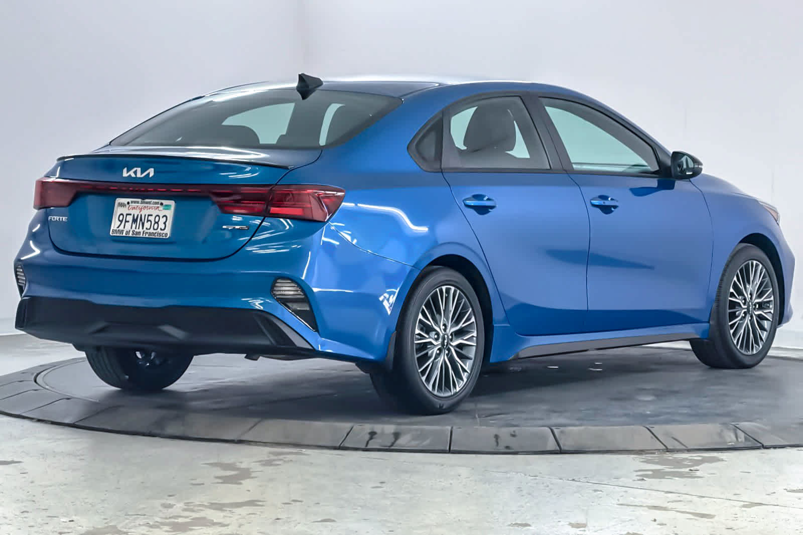 Used 2023 Kia Forte GT-Line FWD image 2