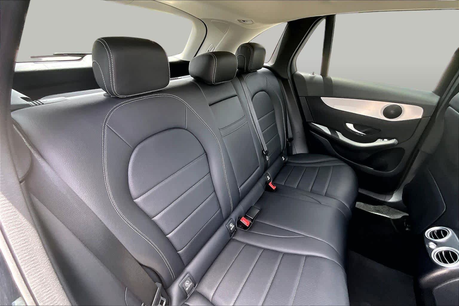 Certified 2022 Mercedes-Benz GLC 300 w/ Premium Package Lite image 20