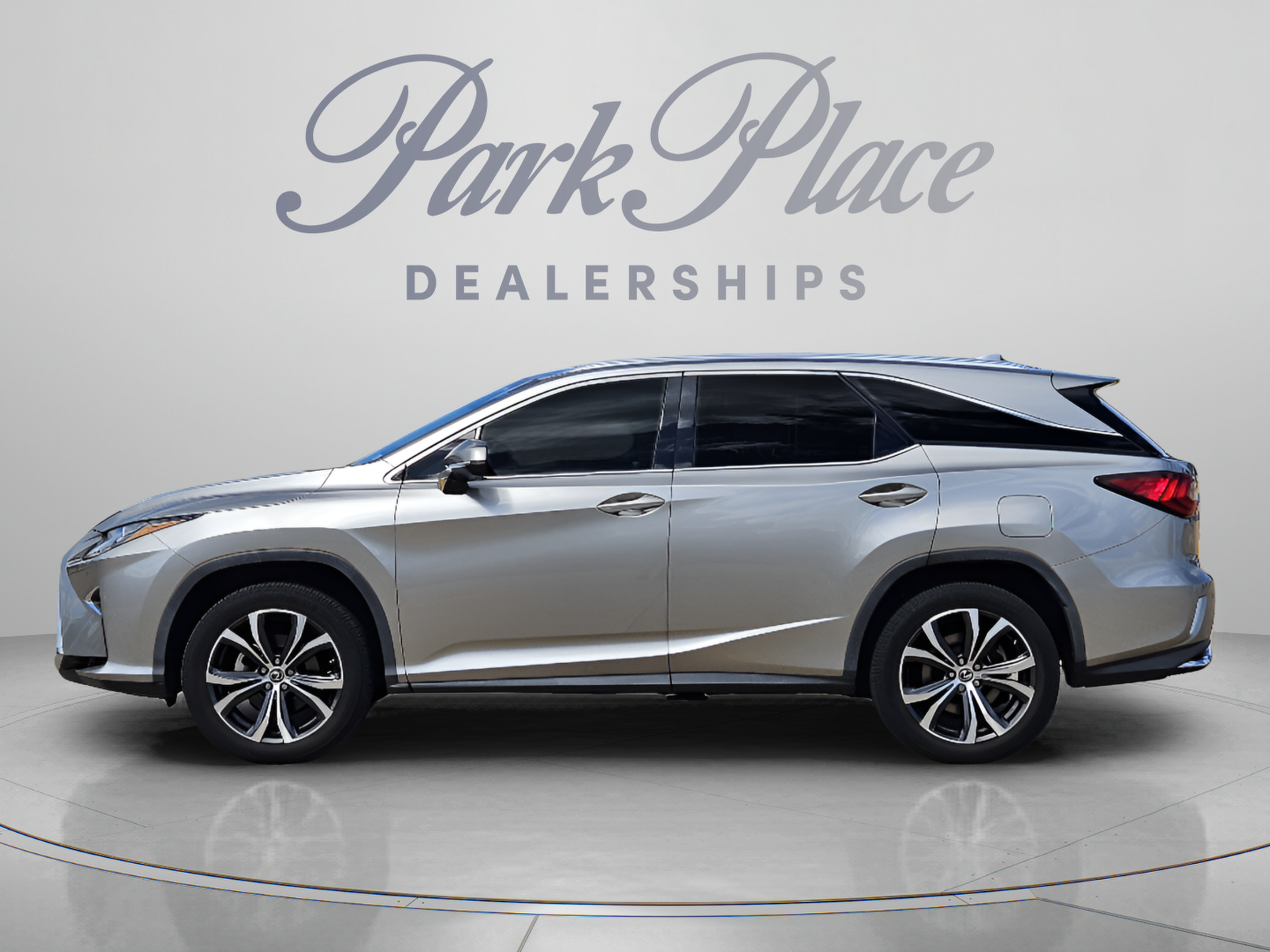 Used 2018 Lexus RX 350L FWD image 2