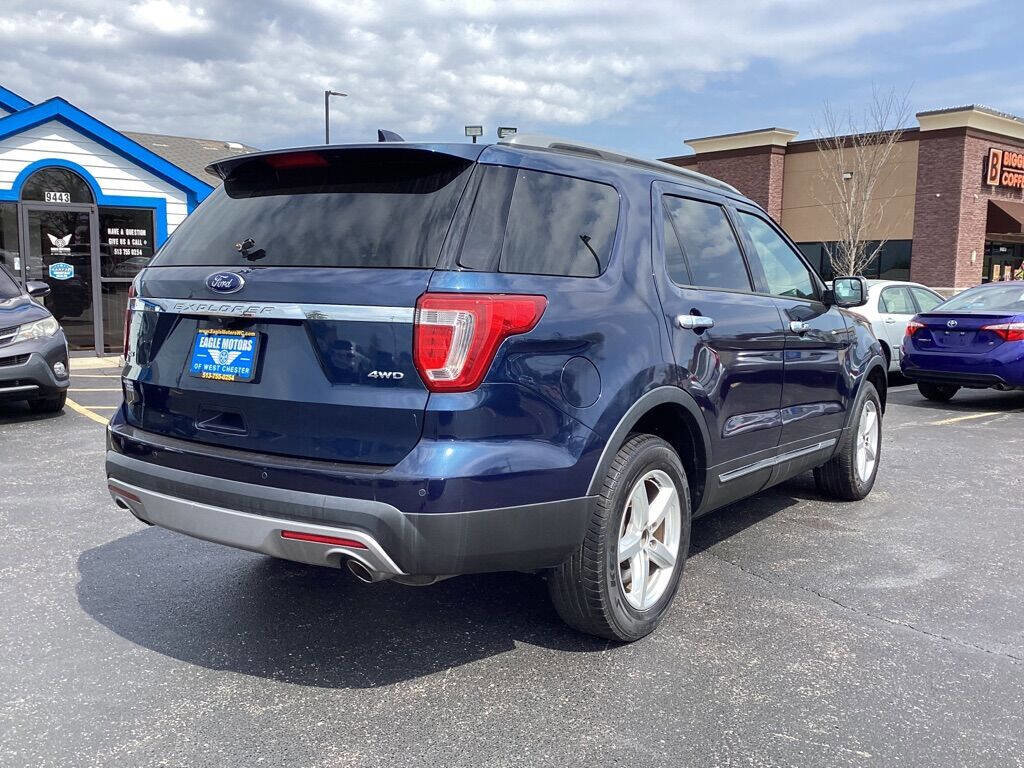 Used 2017 Ford Explorer XLT AWD/4WD image 9