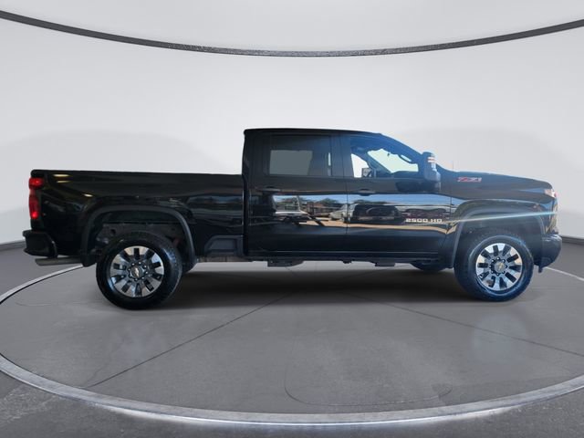 Used 2024 Chevrolet Silverado 2500 Custom w/ Custom Value Package AWD/4WD image 5