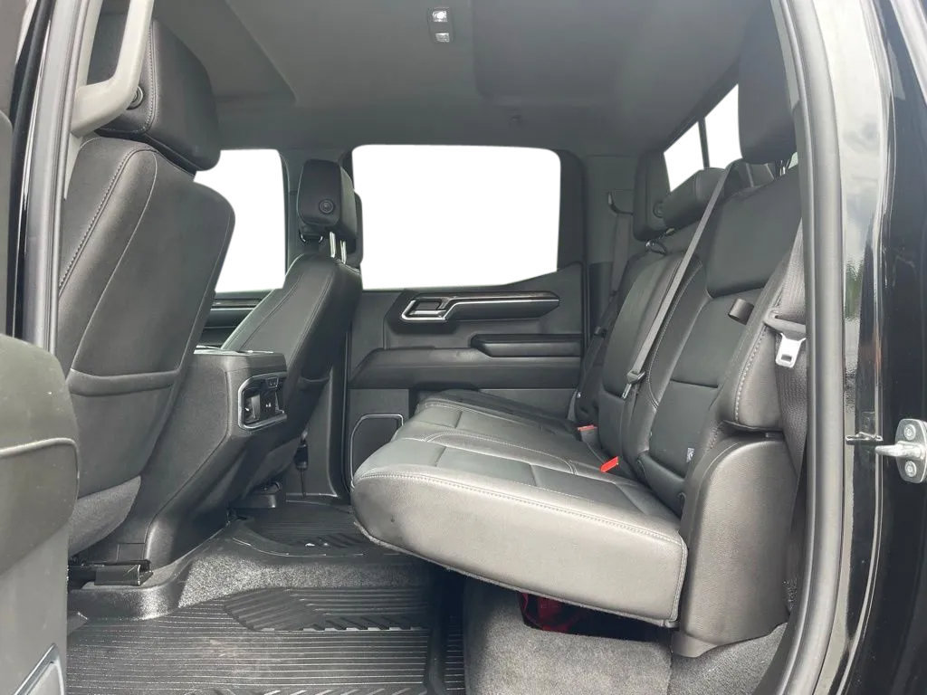 Used 2024 Chevrolet Silverado 1500 LTZ AWD/4WD image 16