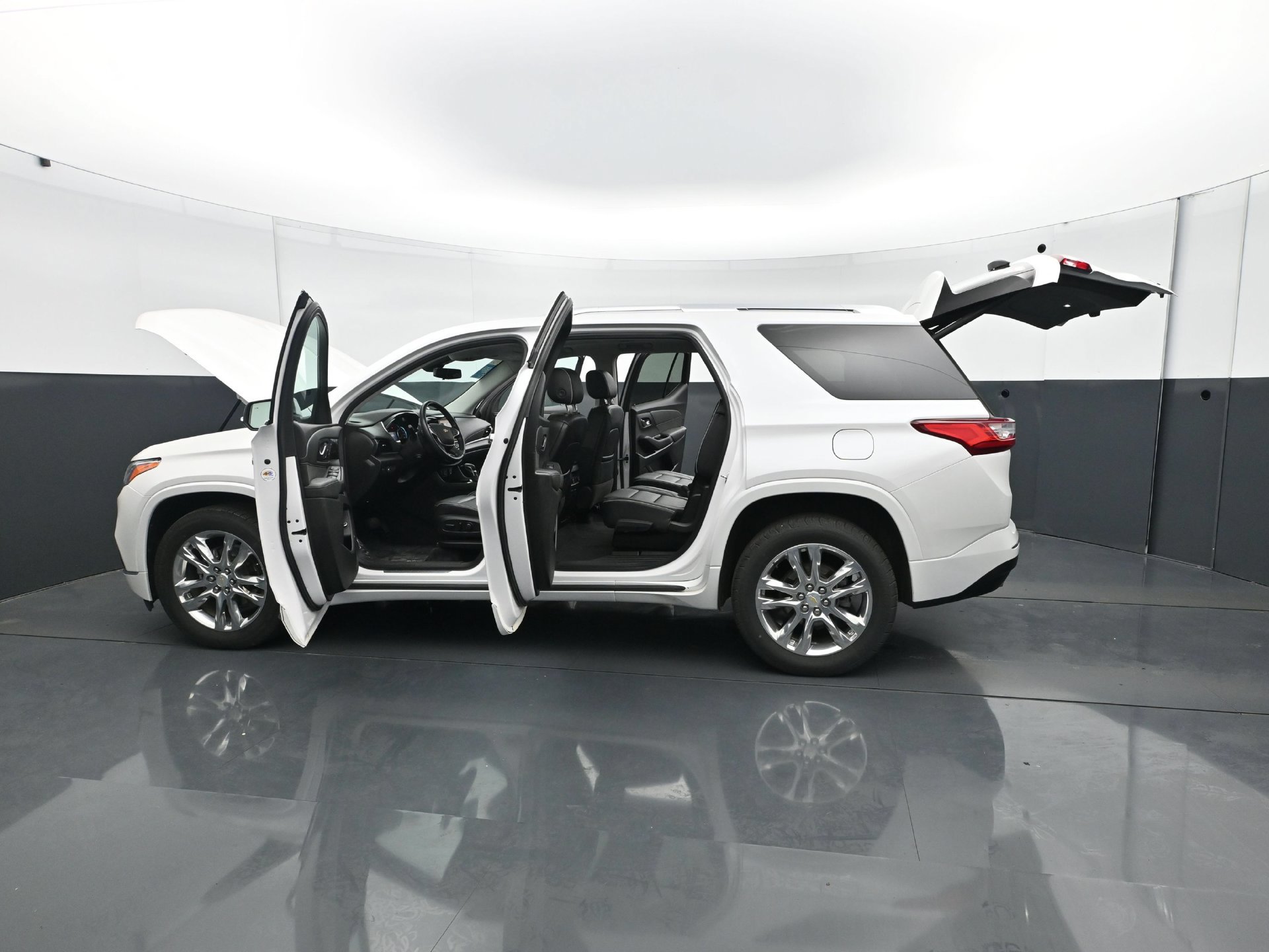 Used 2021 Chevrolet Traverse High Country AWD/4WD image 34