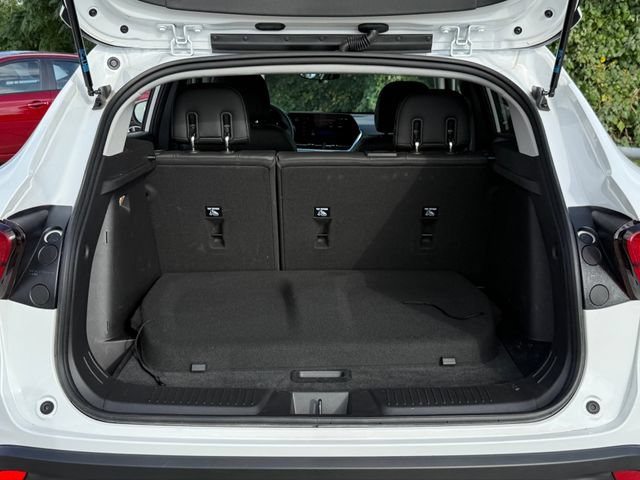 Used 2025 Chevrolet Trax LT FWD image 31