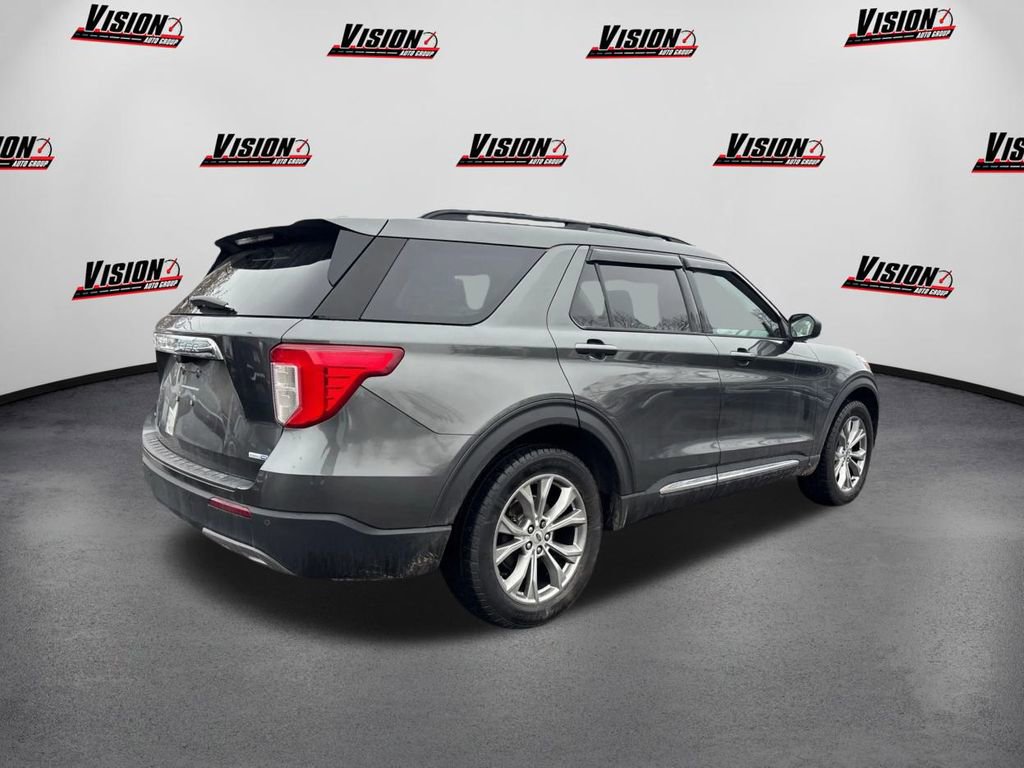 Used 2020 Ford Explorer XLT w/ Equipment Group 202A image 5