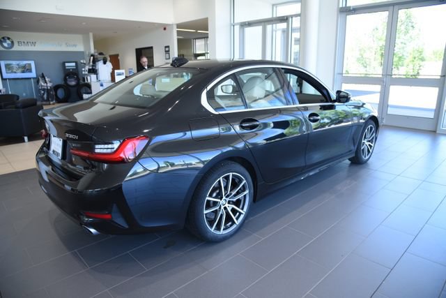 Used 2021 BMW 330i xDrive Sedan AWD/4WD image 3