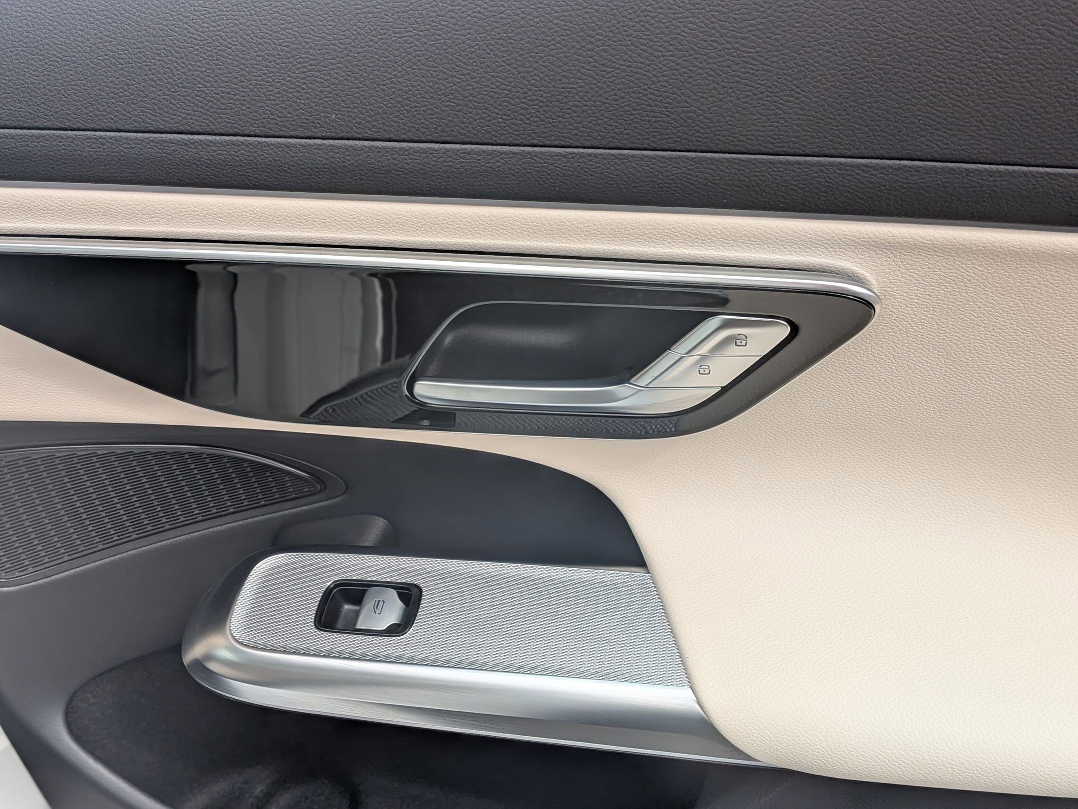 Used 2025 Mercedes-Benz E 450 4MATIC Sedan image 34