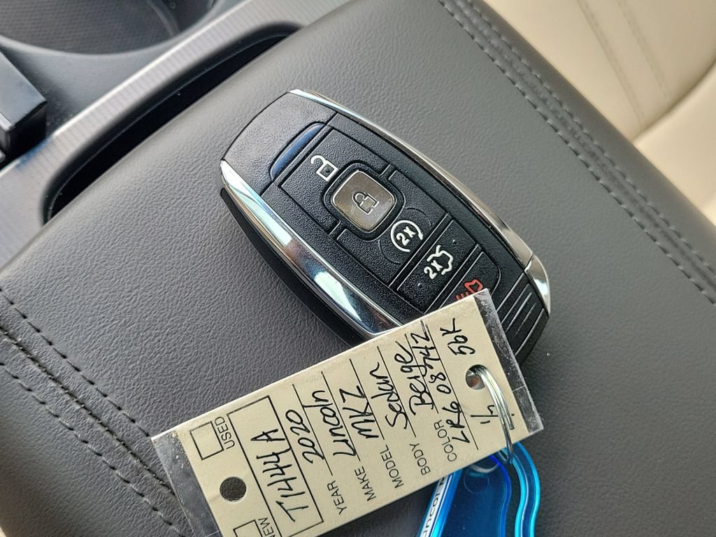 Used 2020 Lincoln MKZ FWD image 30