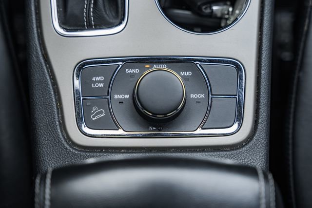 Used 2016 Jeep Grand Cherokee Limited image 26