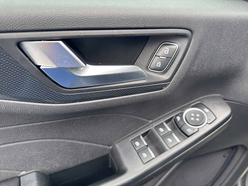 Used 2023 Ford Escape ST-Line image 16