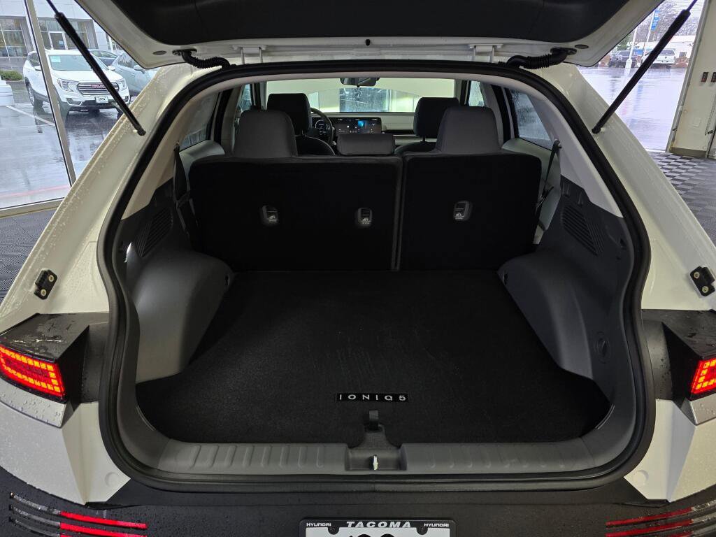 New 2026 Hyundai Ioniq 5 SE image 17