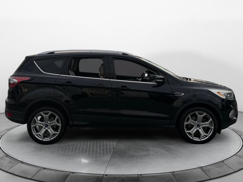 Used 2017 Ford Escape Titanium FWD image 8