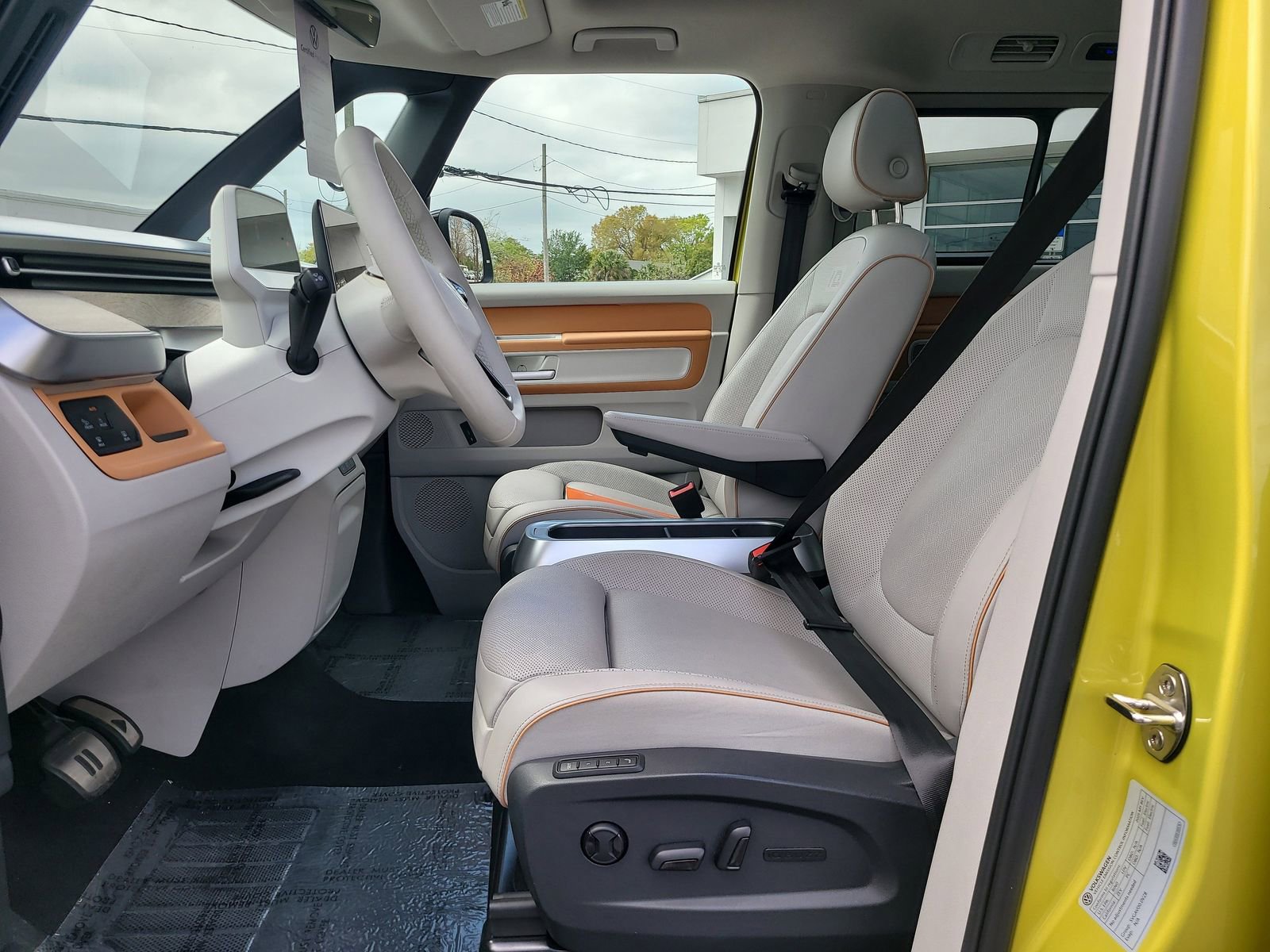 Certified 2025 Volkswagen ID. Buzz 1st Edition image 17