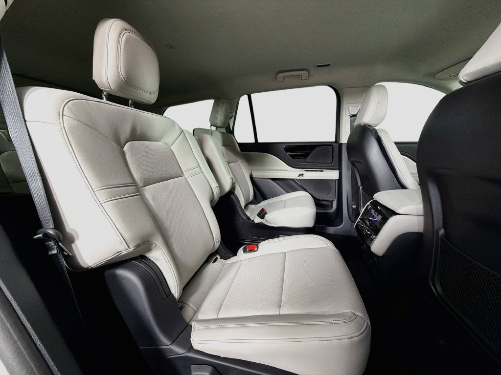 New 2027 Lincoln Aviator 2WD image 28