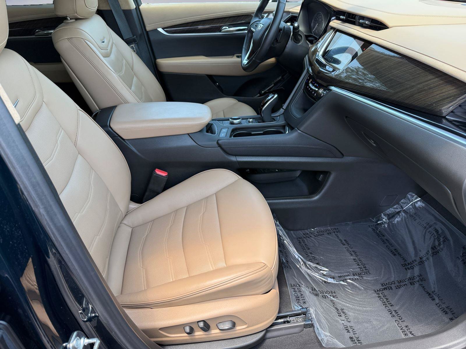 Used 2024 Cadillac XT6 Premium Luxury w/ Platinum Package AWD/4WD image 19