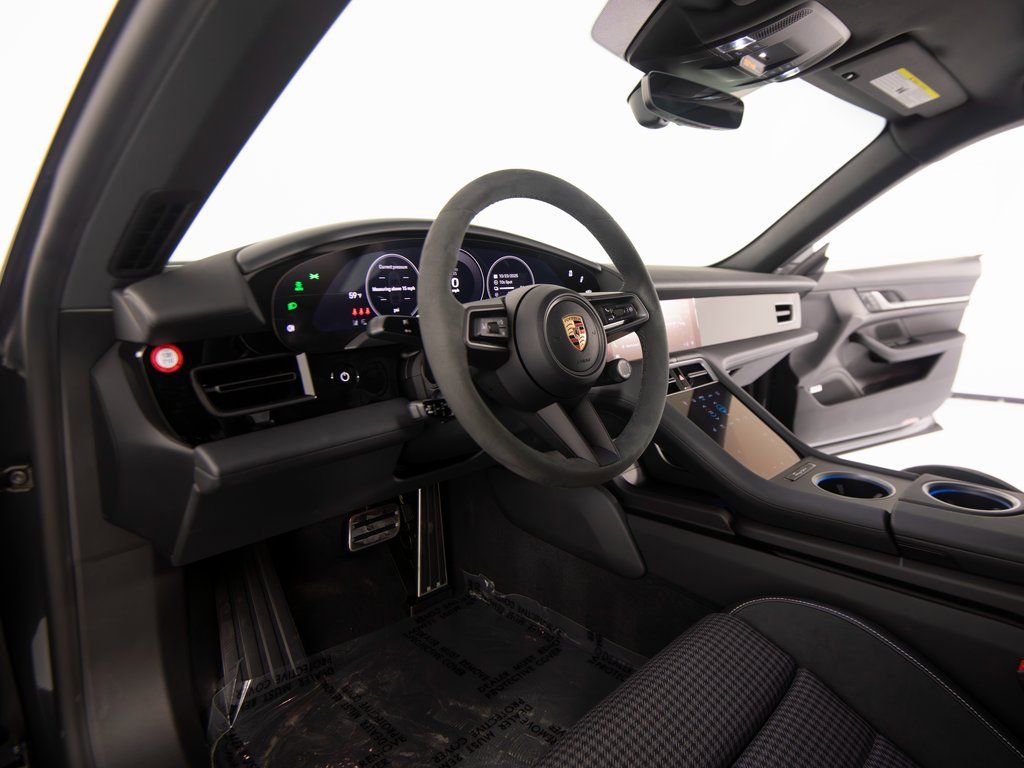 New 2026 Porsche Taycan 4S image 4