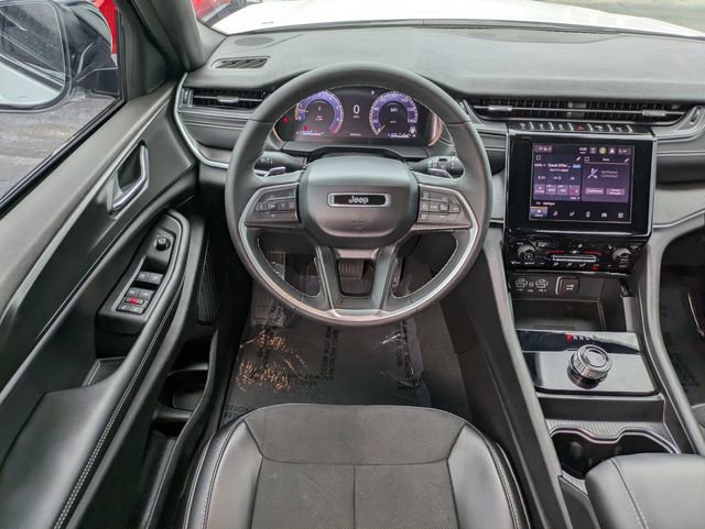 Certified 2024 Jeep Grand Cherokee Altitude image 12