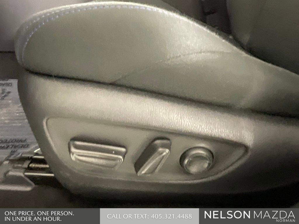 Used 2024 Toyota RAV4 SE image 25