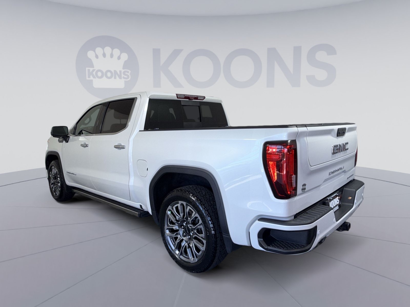 Used 2023 GMC Sierra 1500 Denali Ultimate AWD/4WD image 4