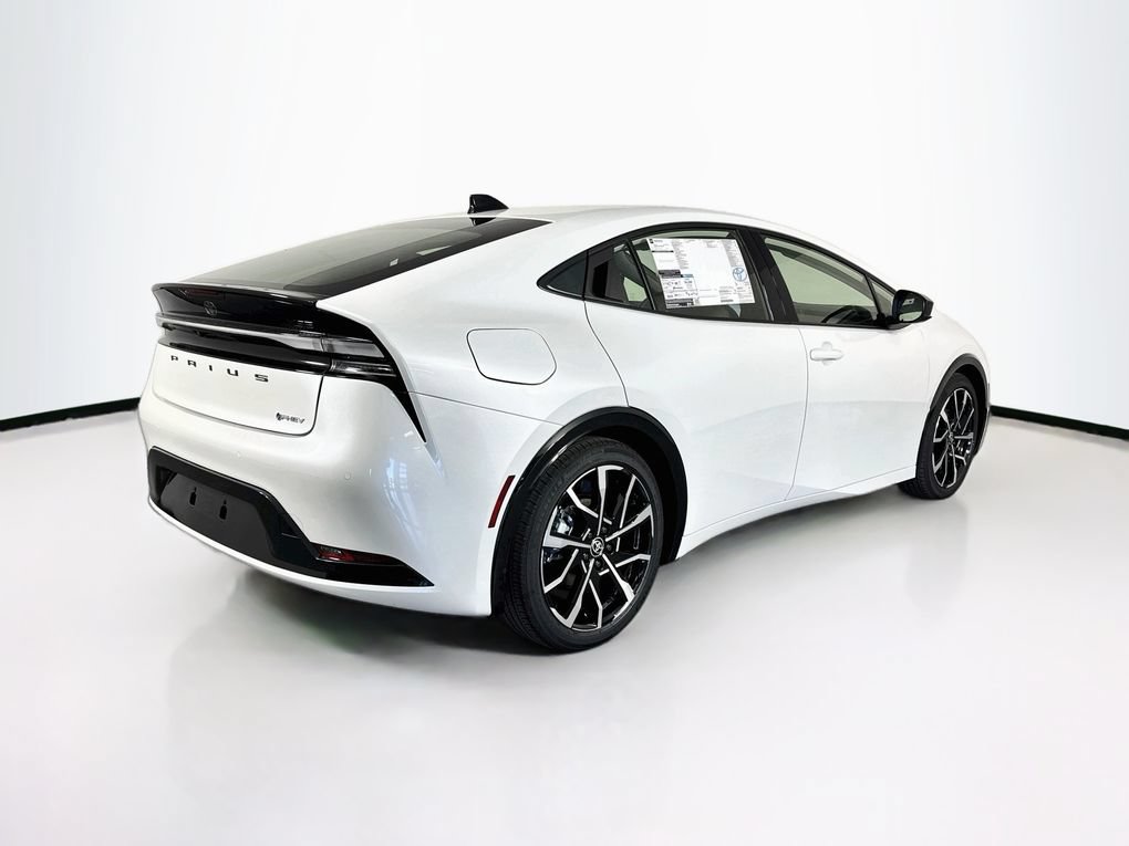 Used 2026 Toyota Prius Plug-In Hybrid FWD image 10