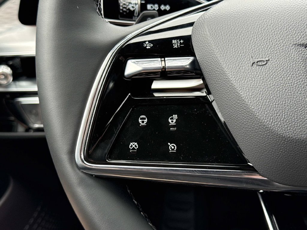 New 2027 Cadillac Lyriq Luxury RWD image 16