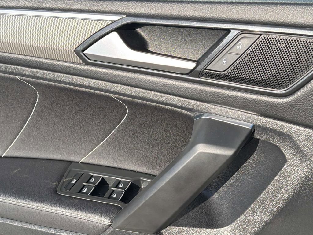 Used 2023 Volkswagen Tiguan SE R-Line image 26