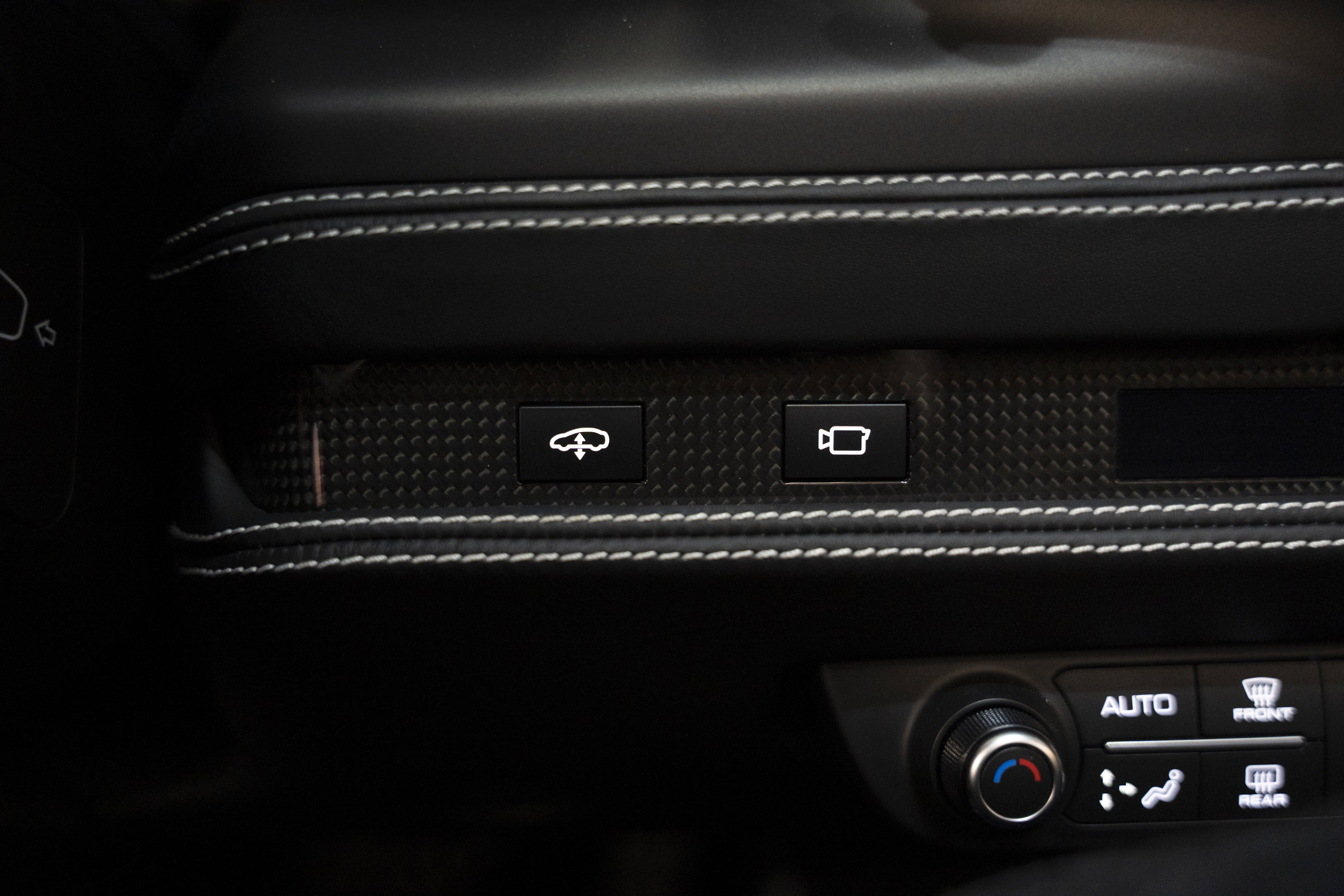 Used 2021 Ferrari F8 Tributo RWD image 44