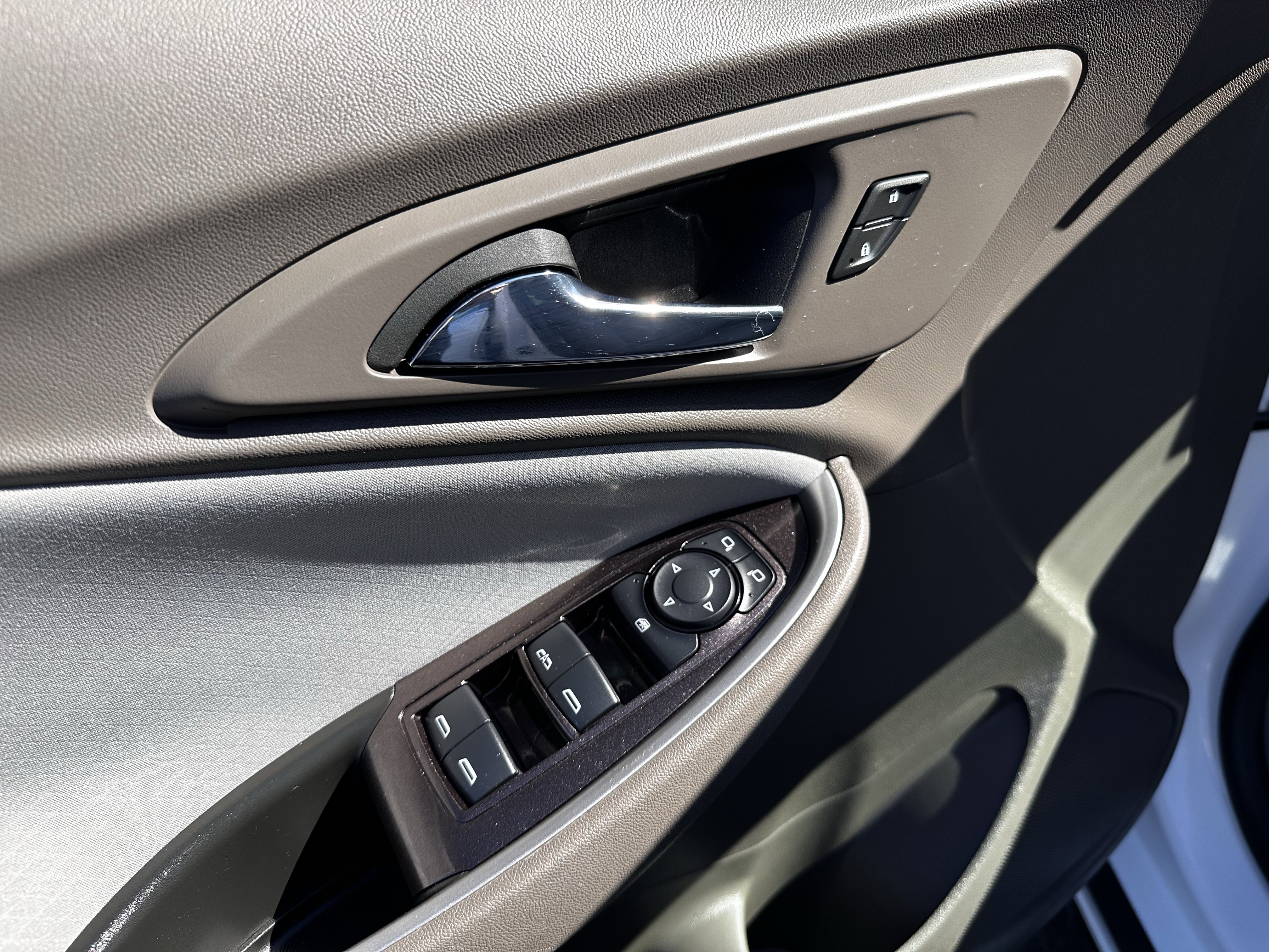 Used 2023 Chevrolet Malibu LT w/ Driver Confidence Package image 5