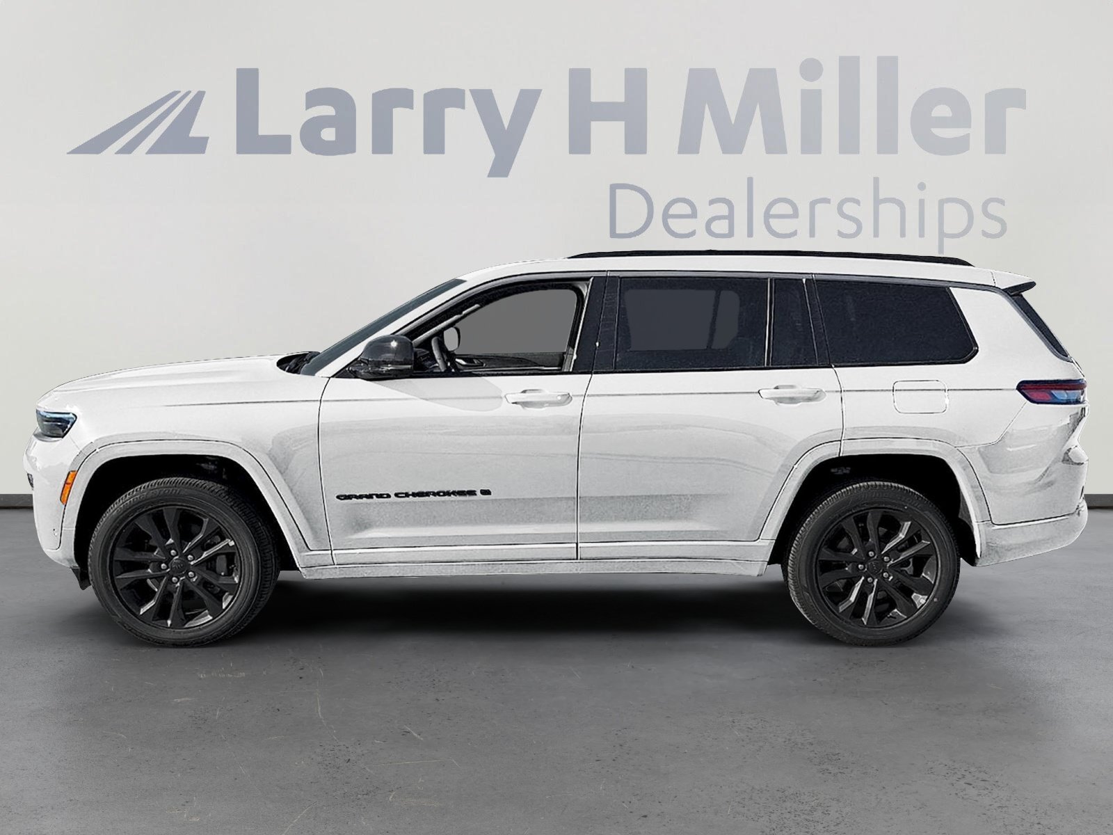 New 2026 Jeep Grand Cherokee L 4WD image 2